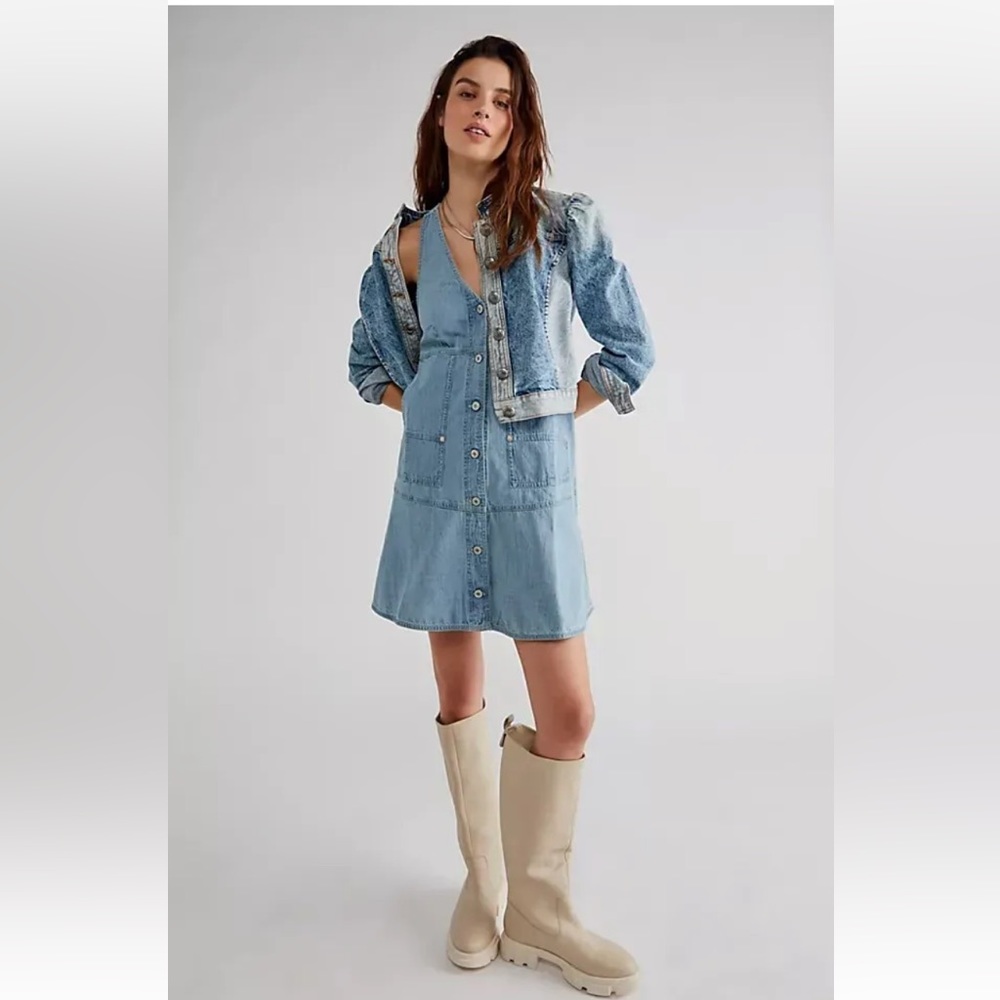Free People Pocket Full Of Sunshine Mini Dress
Button Down Denim V Neck size S
